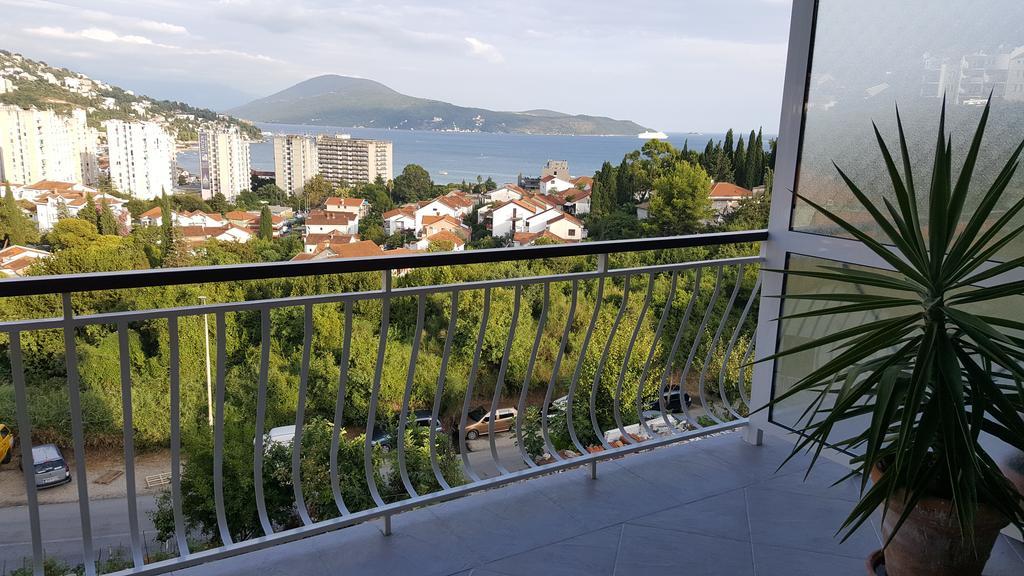 Apartments La Dolce Vita Herceg Novi Exterior foto