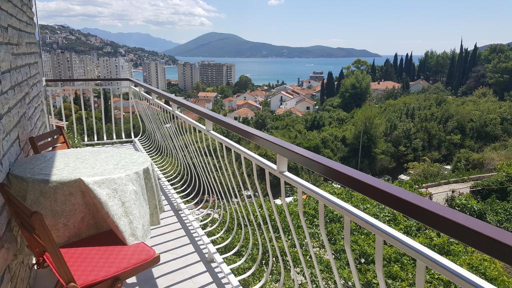 Apartments La Dolce Vita Herceg Novi Exterior foto