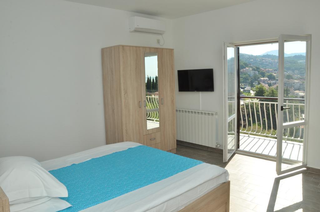 Apartments La Dolce Vita Herceg Novi Exterior foto