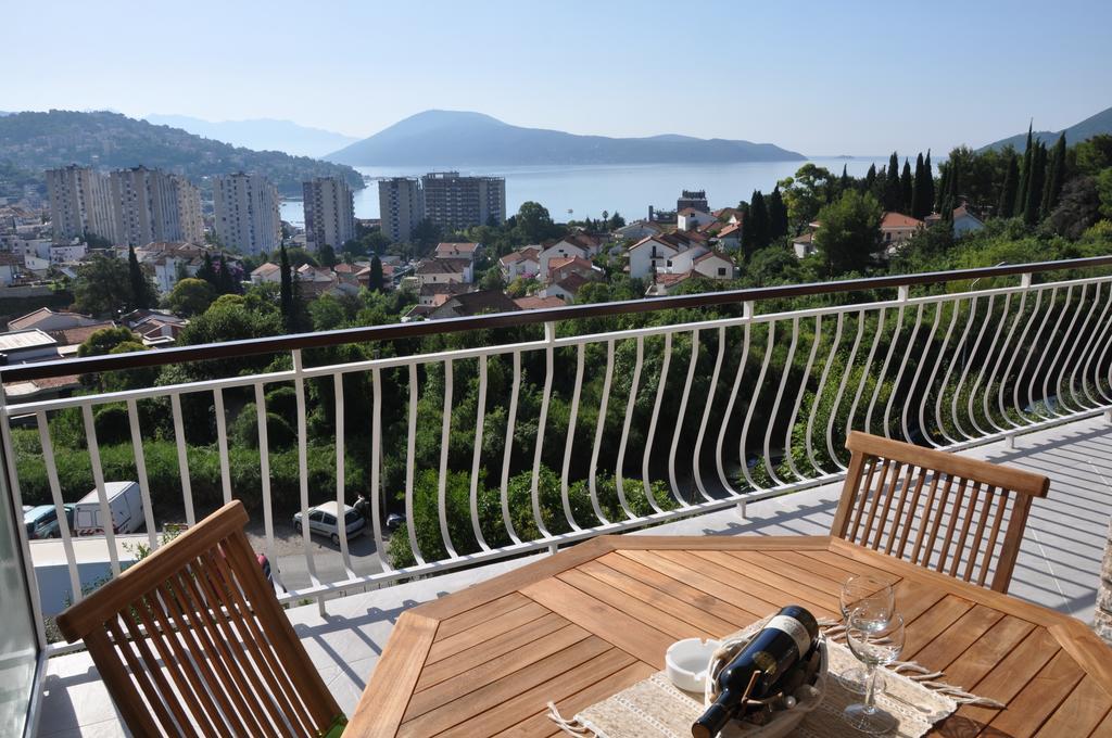 Apartments La Dolce Vita Herceg Novi Exterior foto