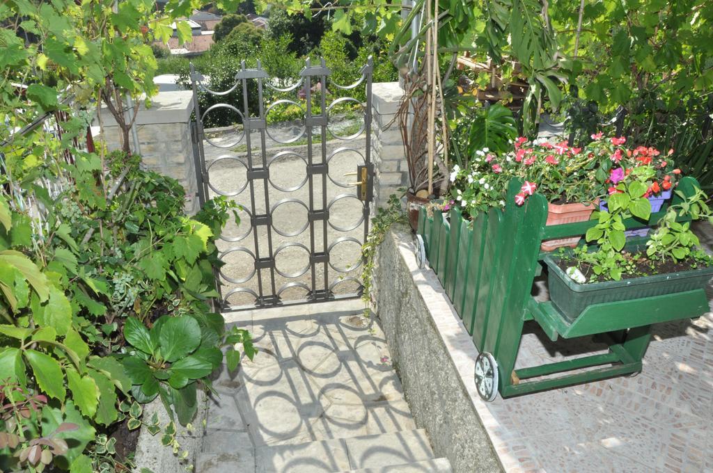 Apartments La Dolce Vita Herceg Novi Exterior foto