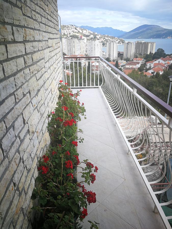 Apartments La Dolce Vita Herceg Novi Exterior foto